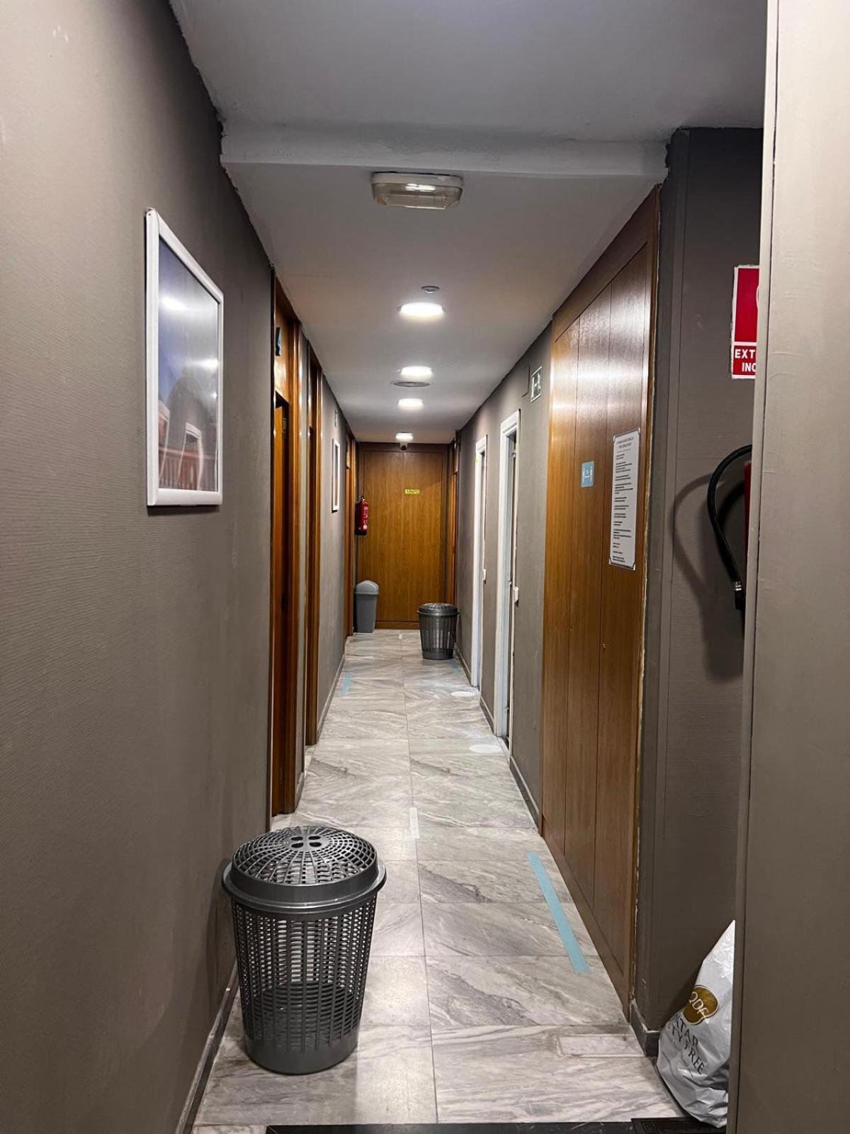 מדריד Hostel Estrella 20 מראה חיצוני תמונה