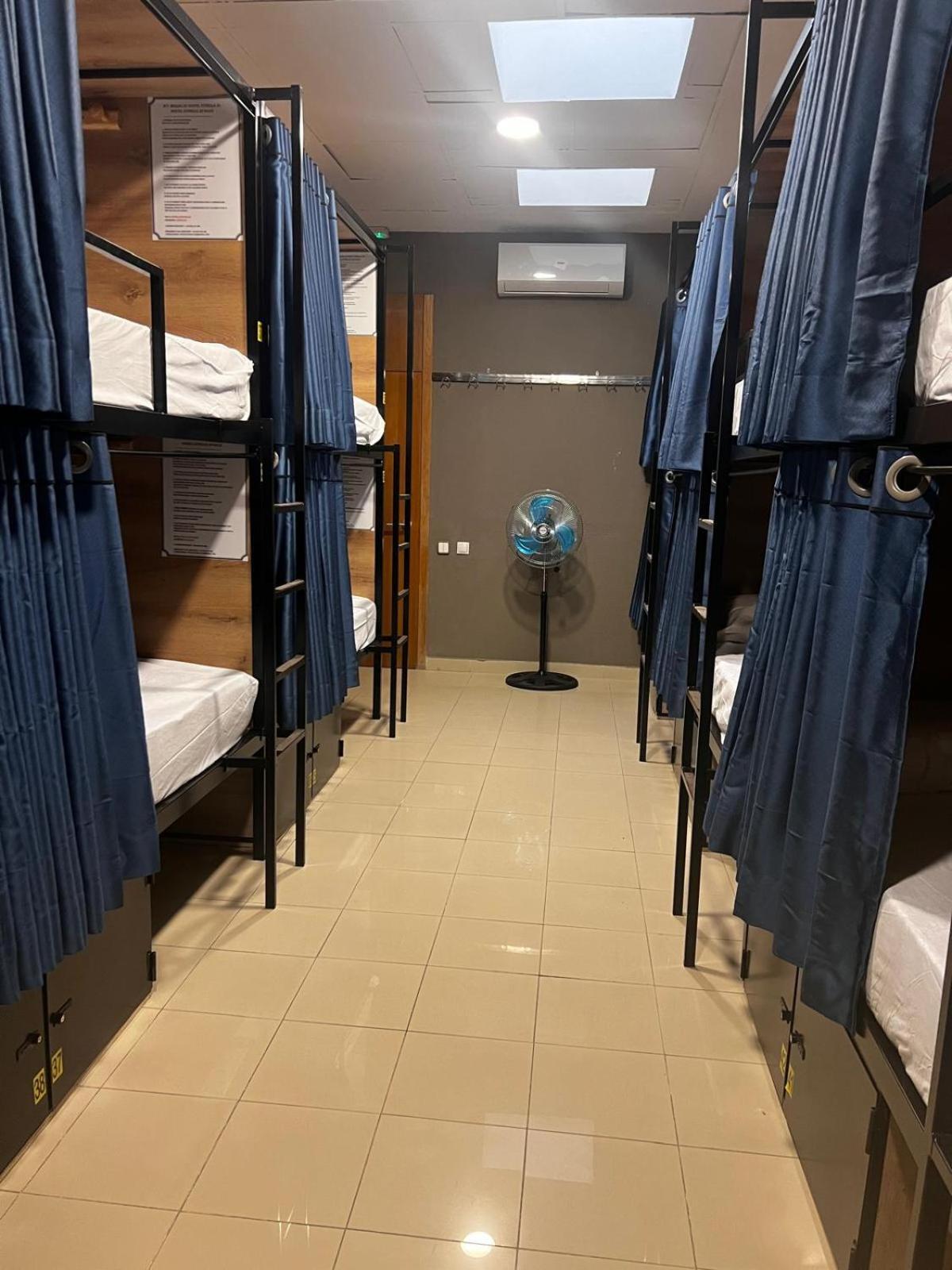 מדריד Hostel Estrella 20 מראה חיצוני תמונה