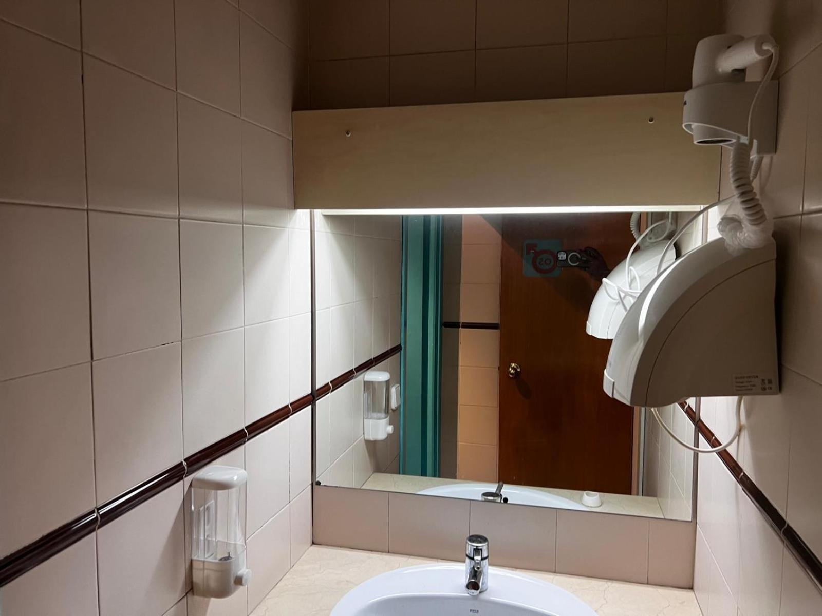 מדריד Hostel Estrella 20 מראה חיצוני תמונה