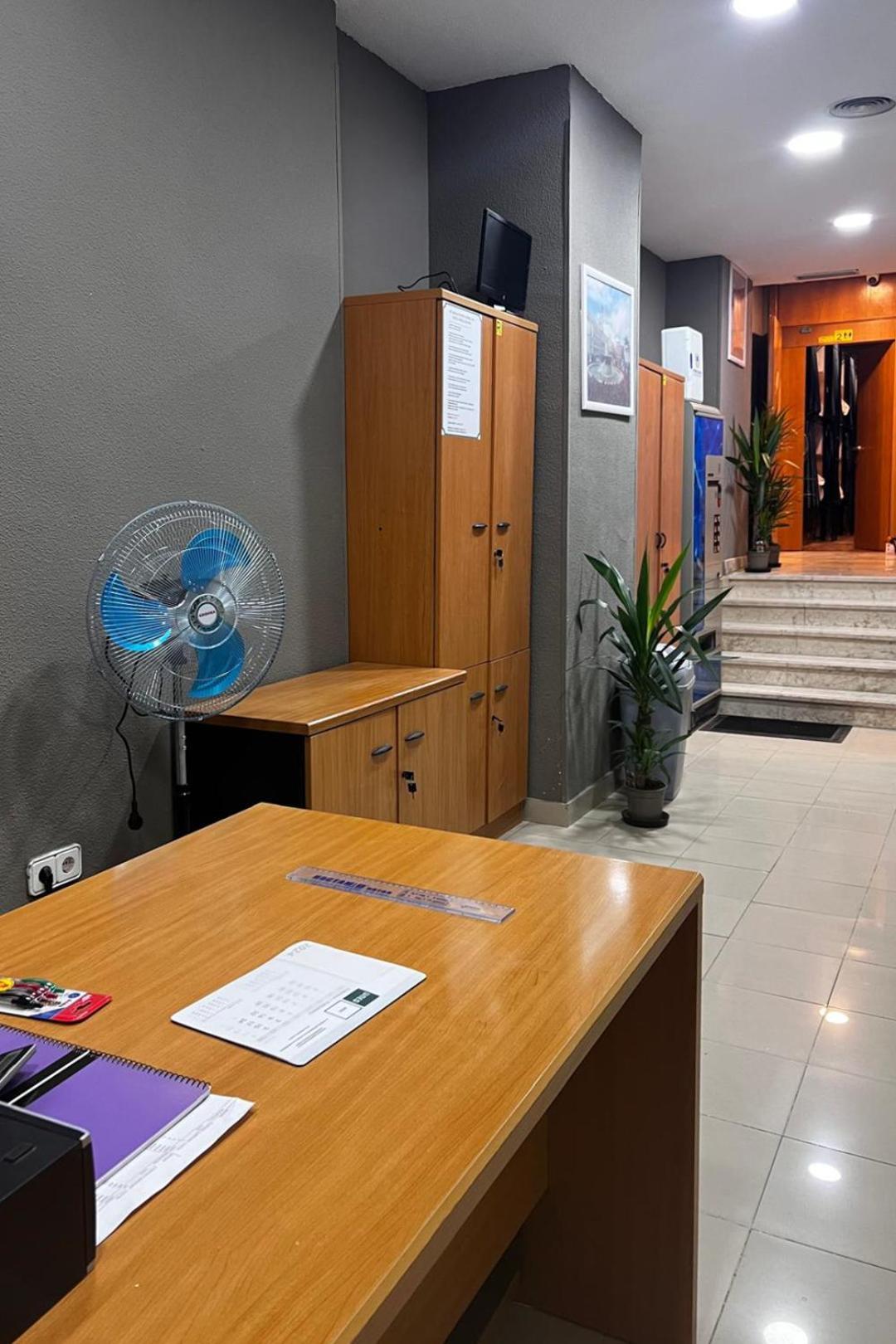 מדריד Hostel Estrella 20 מראה חיצוני תמונה